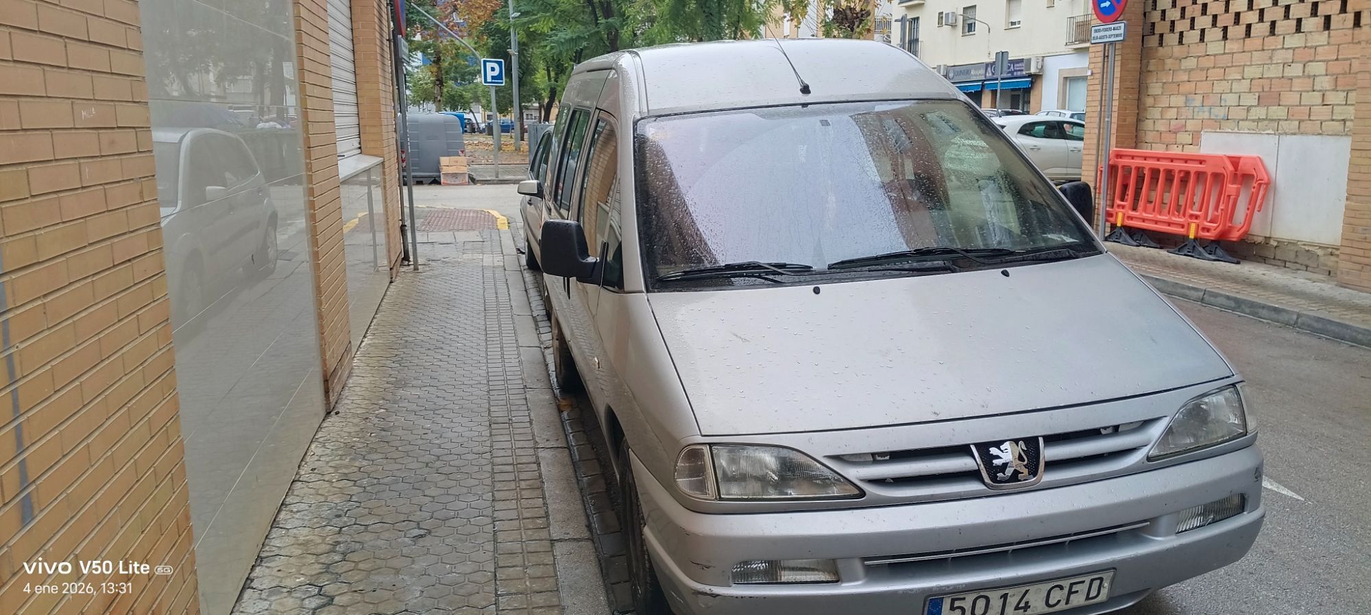 Foto del PEUGEOT Expert Combi 8 2.0HDI 220 C