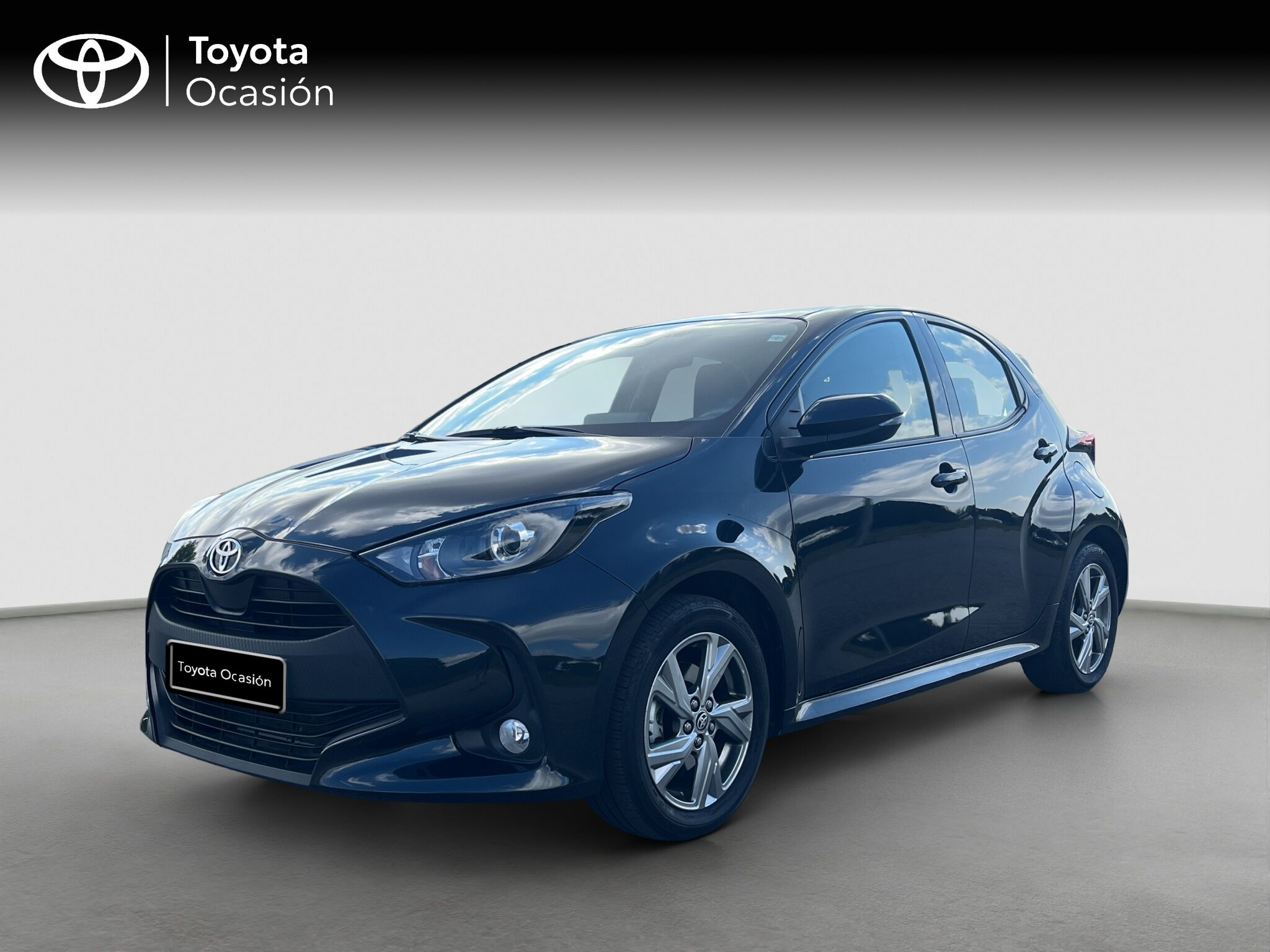TOYOTA Yaris (1.5 VVT-I HEV ACTIVE PLUS 116 5P) en Barcelona