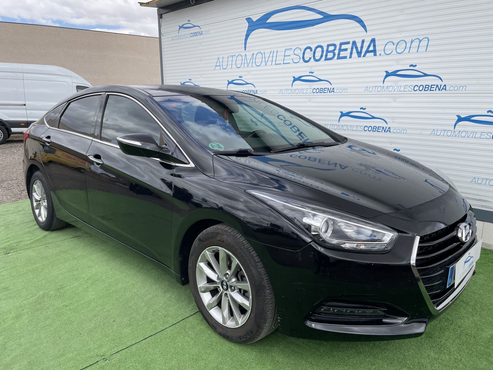 HYUNDAI i40 (1.7CRDI BD Essence 115) en Madrid