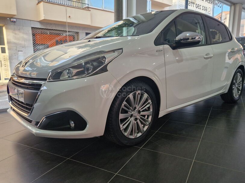 Foto del PEUGEOT 208 1.2 PureTech Allure 82