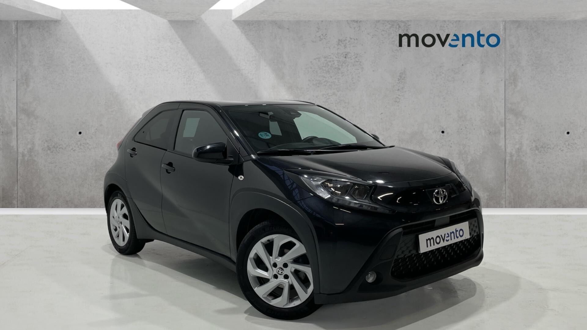 TOYOTA Aygo X Cross (1.0 VVT-I Play 53 kW (72 CV)) en Barcelona