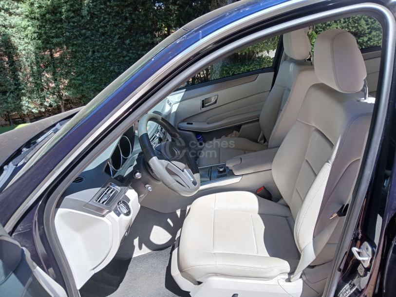 Foto del MERCEDES Clase E E 220 BT Avantgarde 9G-Tronic