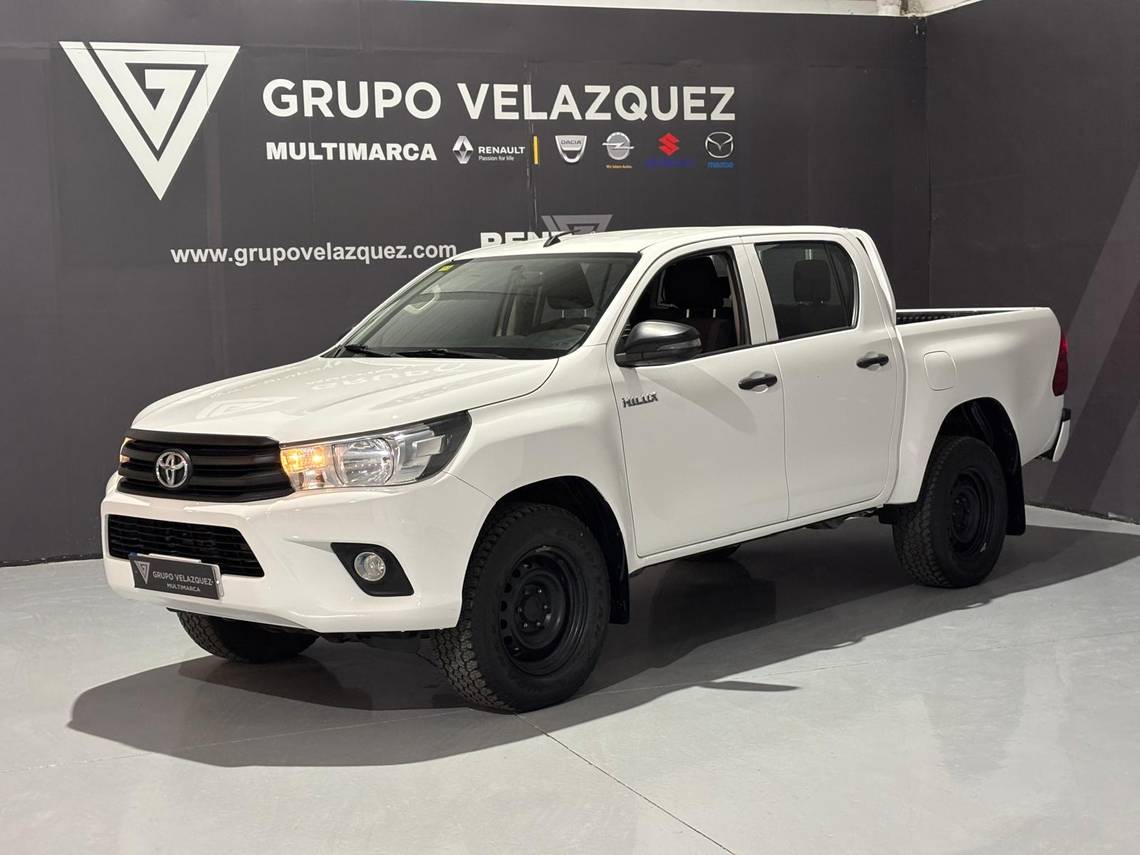 TOYOTA Hilux (2.4 D-4D Cabina Doble GX) en Sevilla