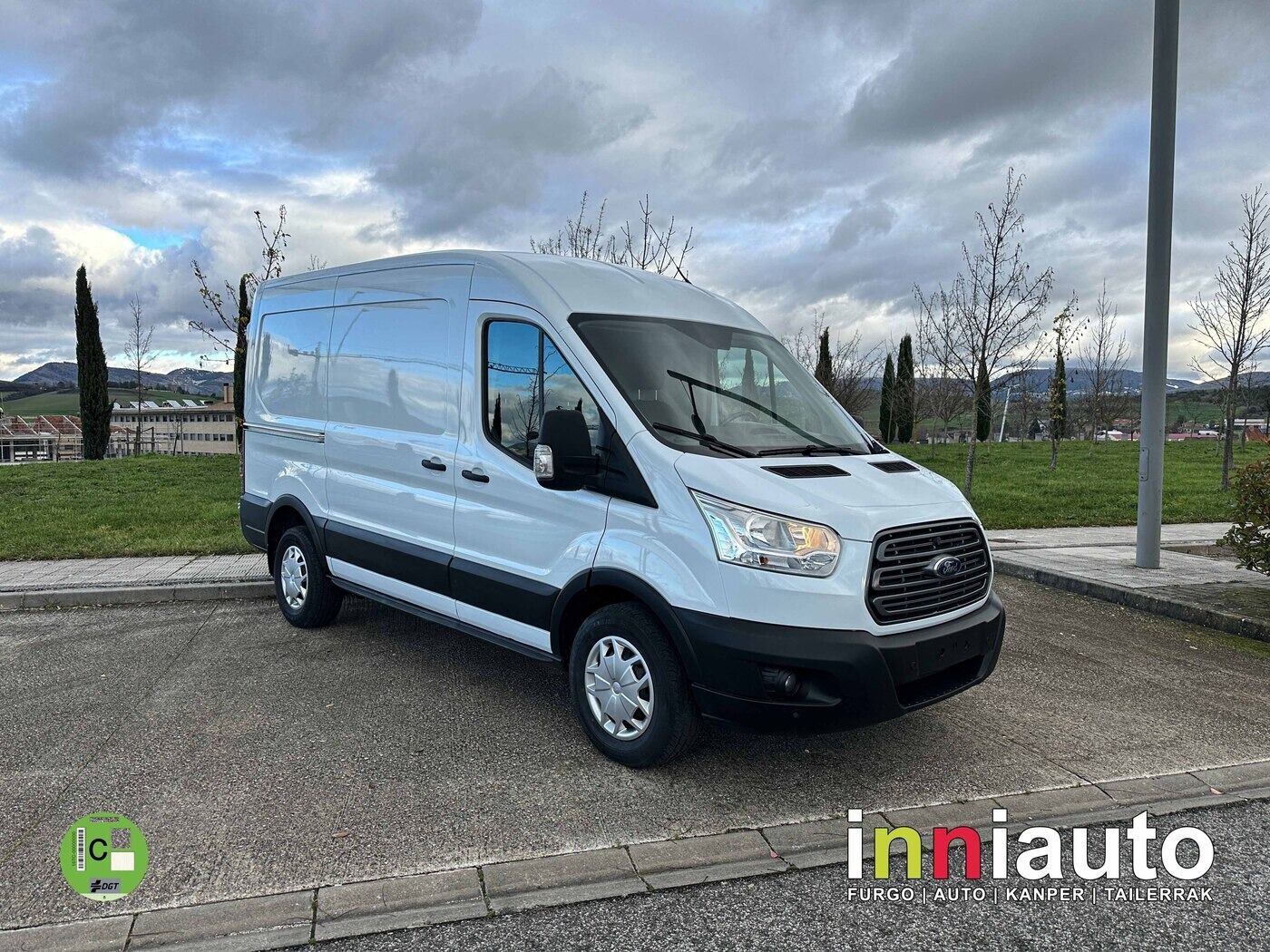 FORD Transit (350 77kW L2H2 Van Trend Delantera) en Navarra