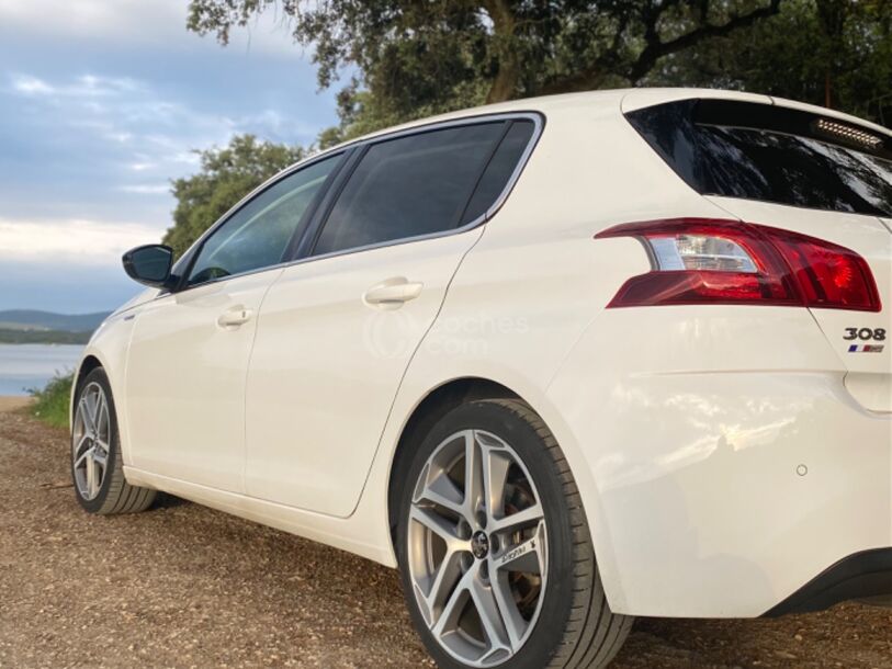 Foto del PEUGEOT 308 1.2 PureTech S&S Allure 130