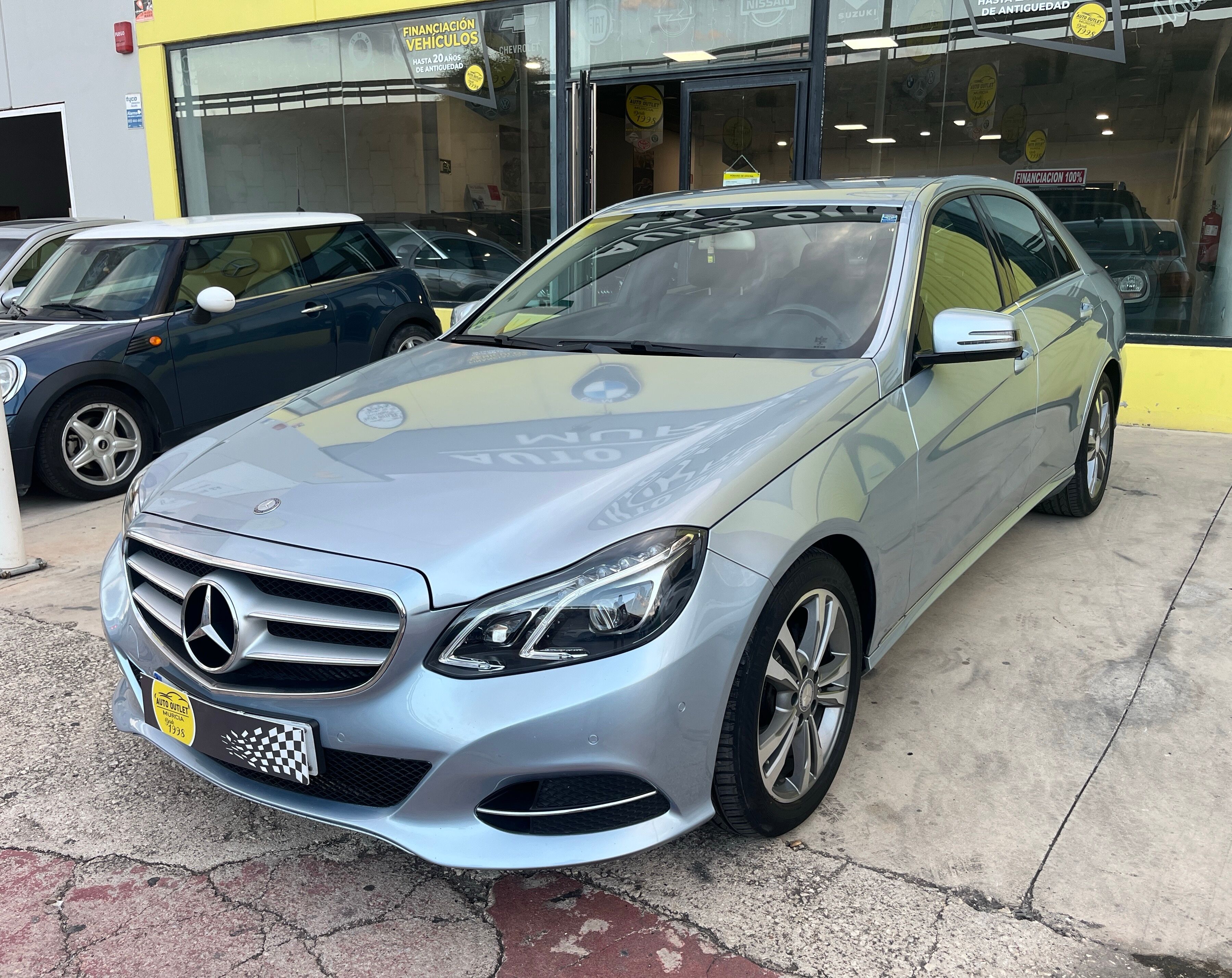 MERCEDES Clase E (E 220 BlueTEC Avantgarde Plus) en Murcia
