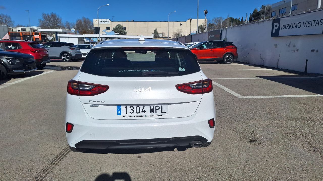 Foto del KIA Ceed 1.6 MHEV iMT Eco-Dynamics Concept 136