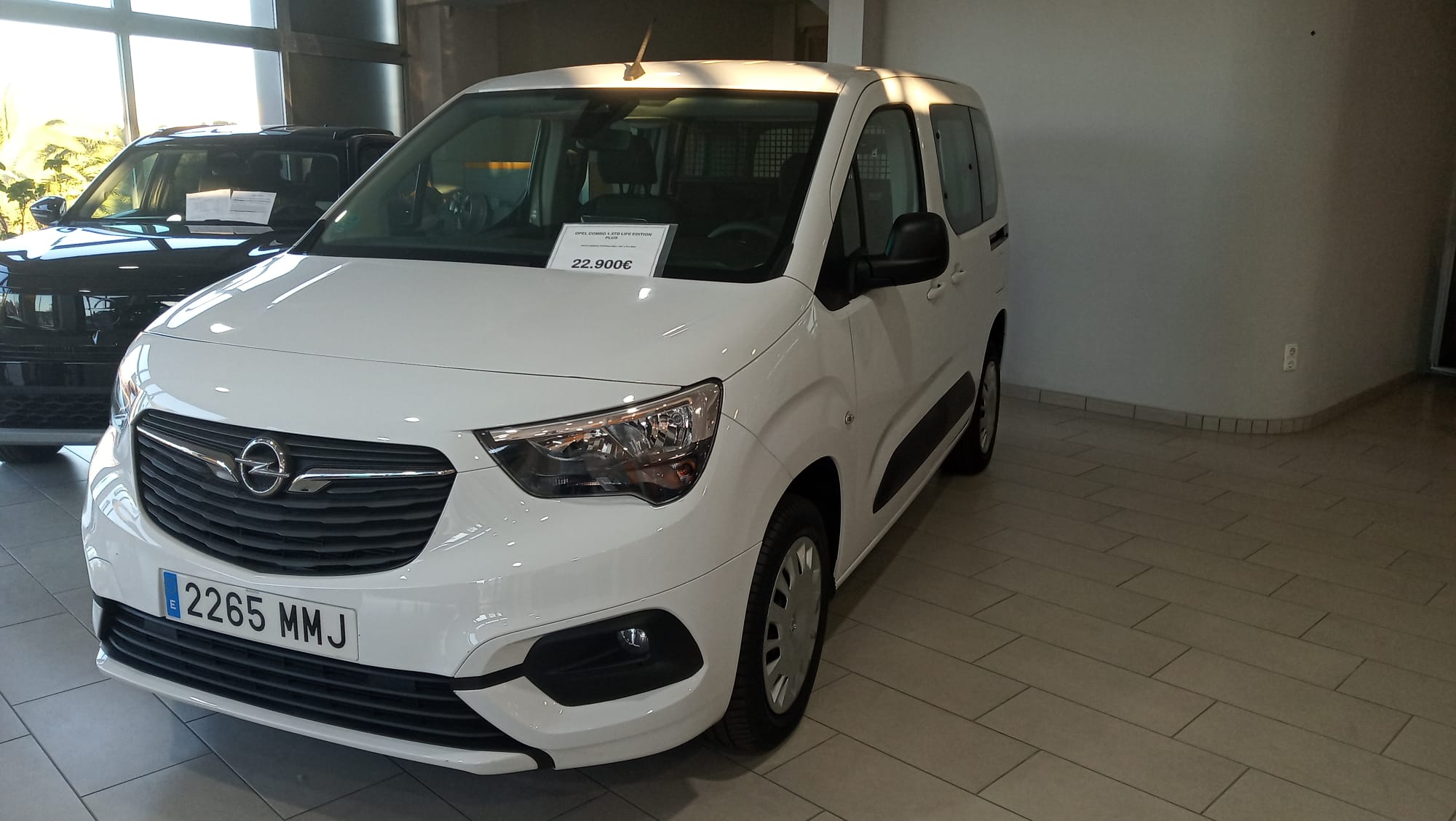 Foto del OPEL Combo Life 1.5TD S&S L Business Edition Plus 100