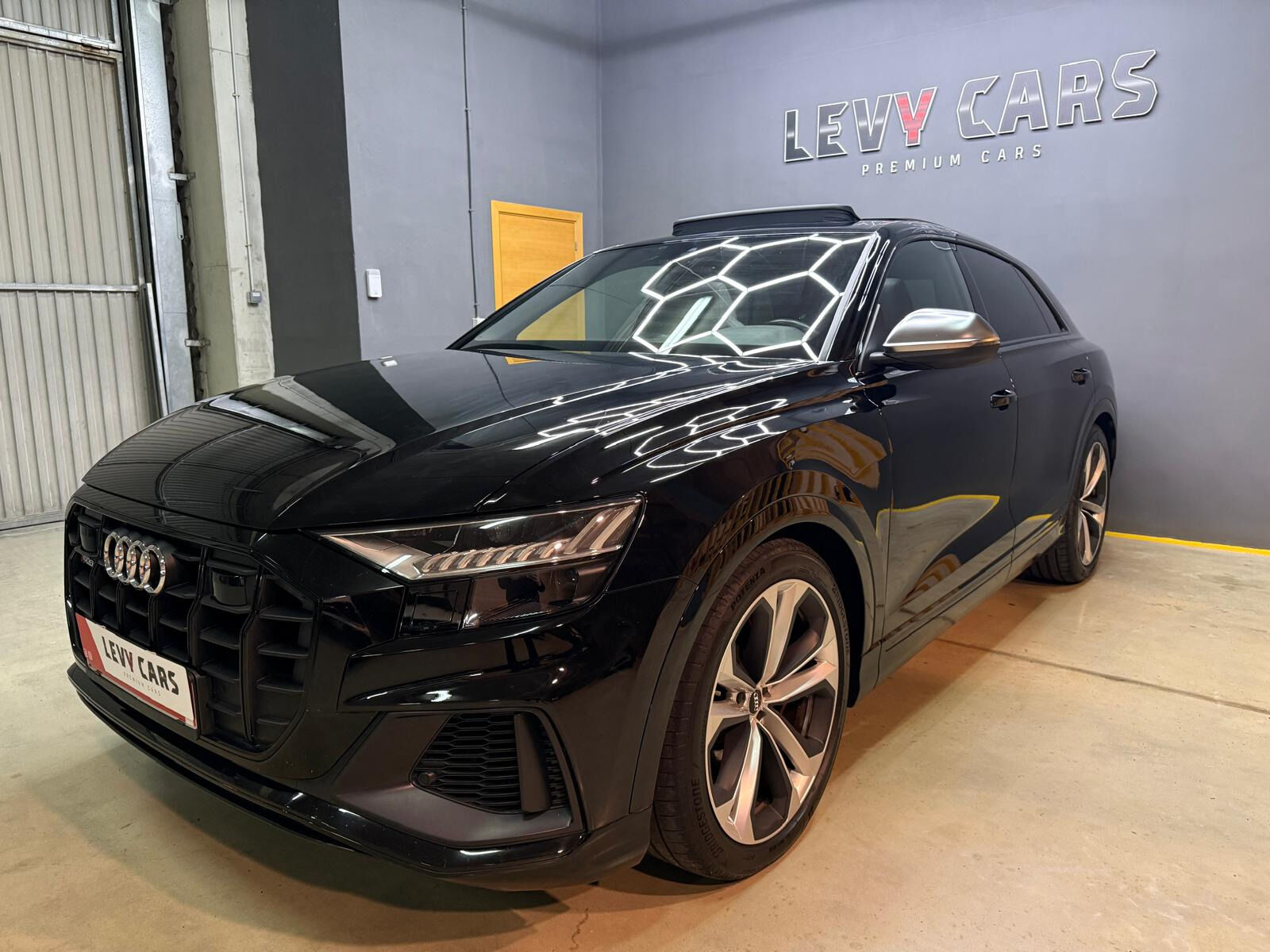 AUDI Q8 (SQ8 TDI 320kW (435CV) quattro tiptronic) en Valencia