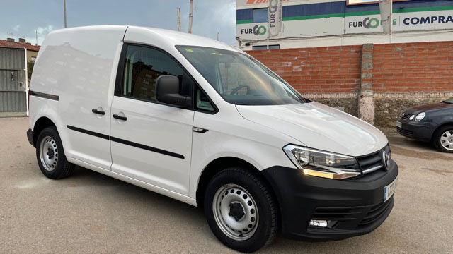 VOLKSWAGEN Caddy (PROFESIONAL FURGON 2.0 TDI) en Barcelona