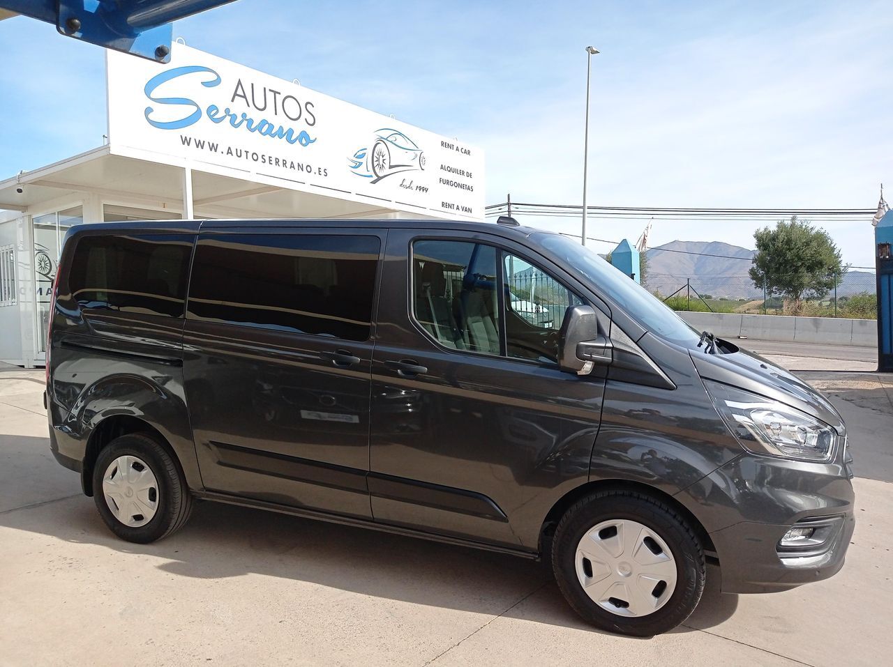 FORD Tourneo Custom (kombi 2.0 TDCI 96 kw 320 L1 Trend) en Málaga