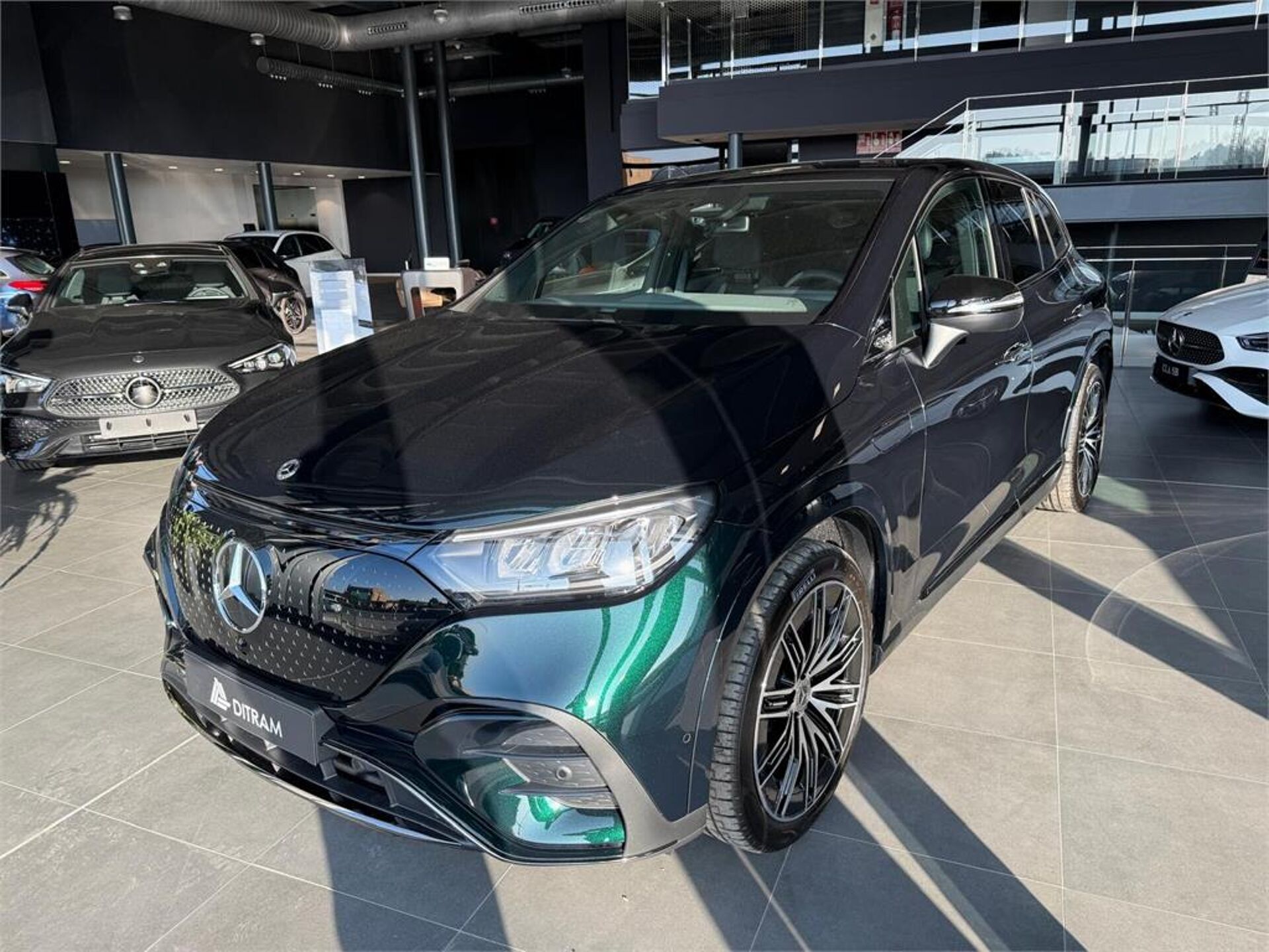 Foto del MERCEDES EQE SUV EQE 350+