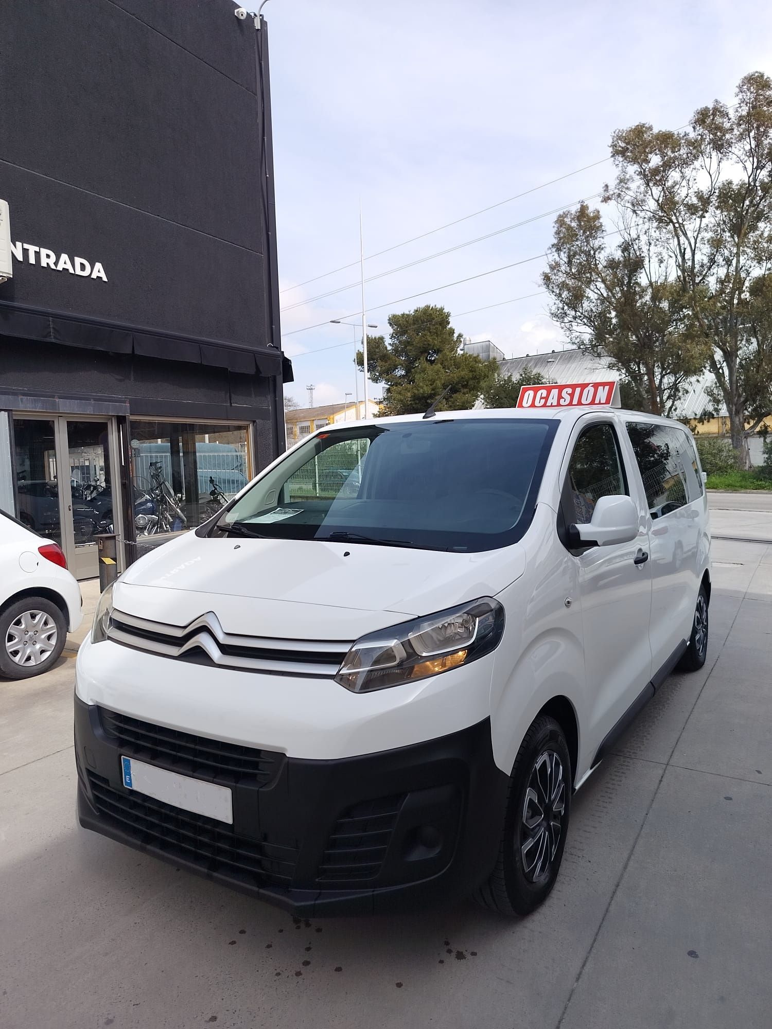 Foto del CITROEN Jumpy Combi BlueHDI Talla M Confort 95