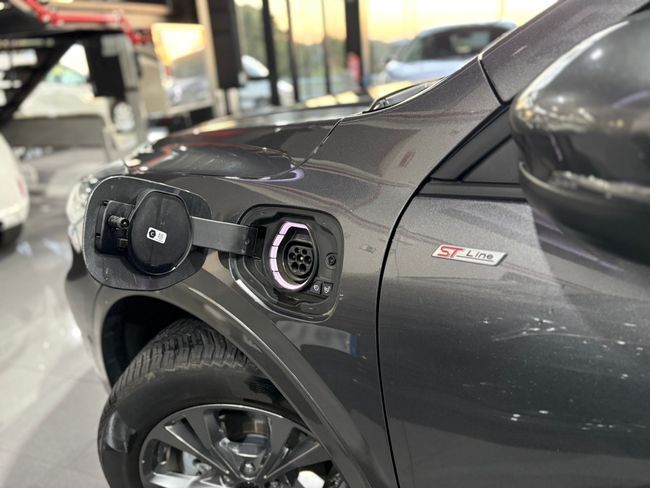 Foto del FORD Kuga 2.5 Duratec PHEV ST-Line 4x2