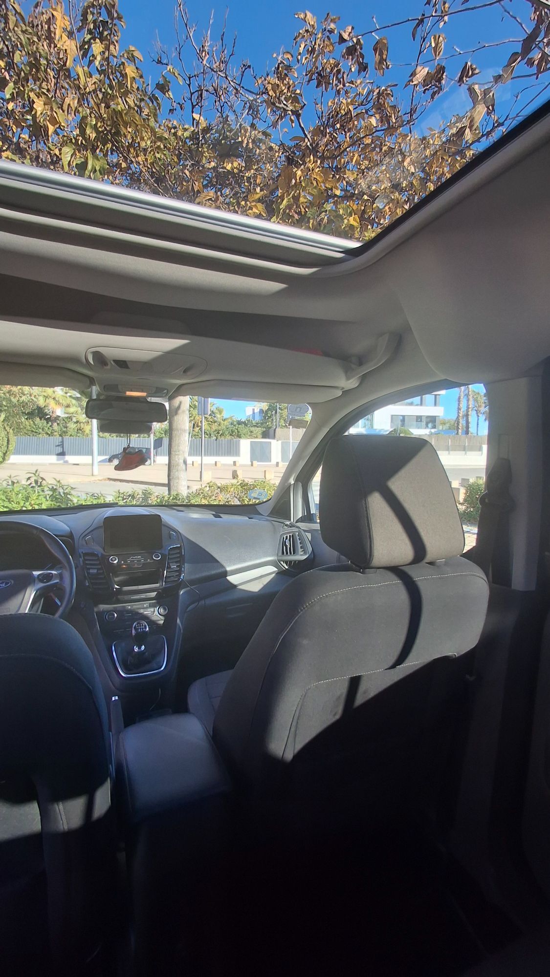 Foto del FORD Tourneo Connect 1.5TDCi Auto-S&S Titanium 120