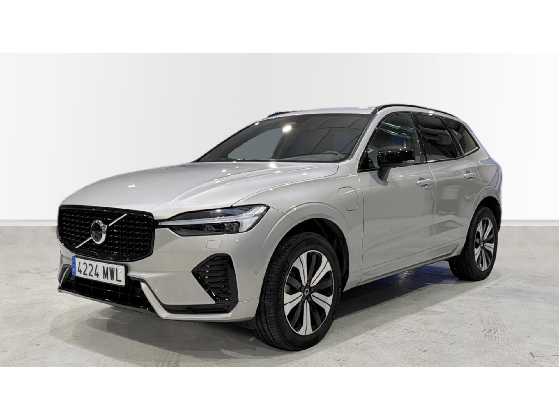 VOLVO XC60 (T6 Recharge Plus Dark AWD Auto 257 kW (350 CV)) en Madrid