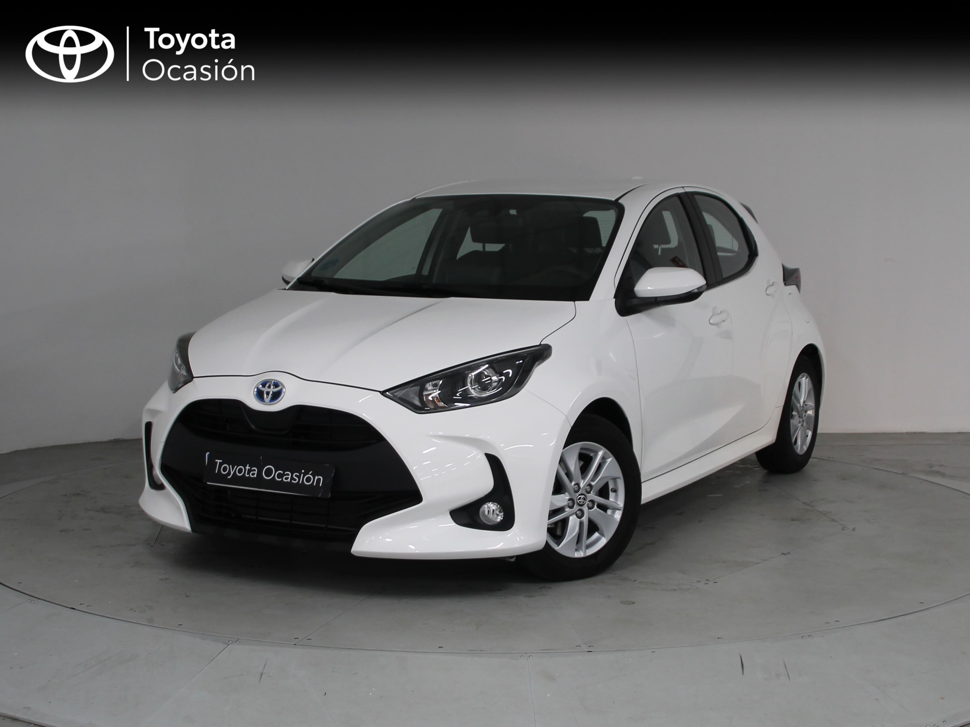 TOYOTA Yaris (1.5 120H Business Plus) en Barcelona