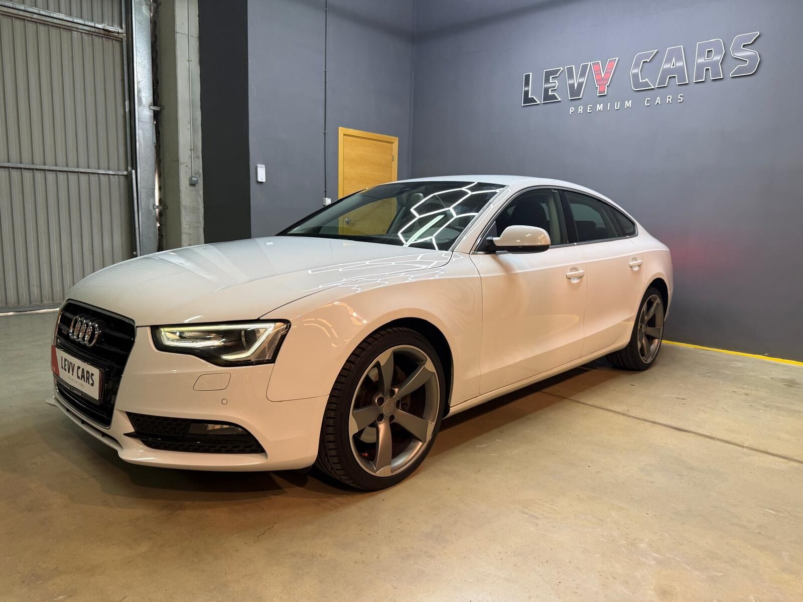 AUDI A5 (Sportback 3.0 TDI 245cv quattro S tronic) en Valencia