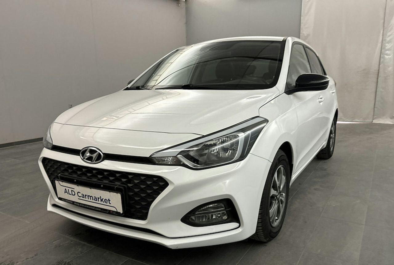 HYUNDAI i20 (1.2 MPI 62kW (85CV) Essence LE) en Madrid