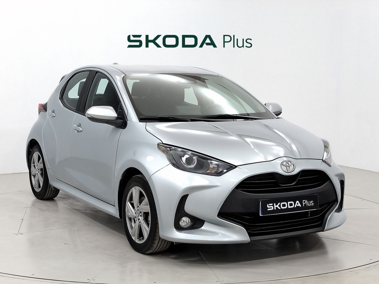 TOYOTA Yaris (1.5 120H Active Plus) en Barcelona