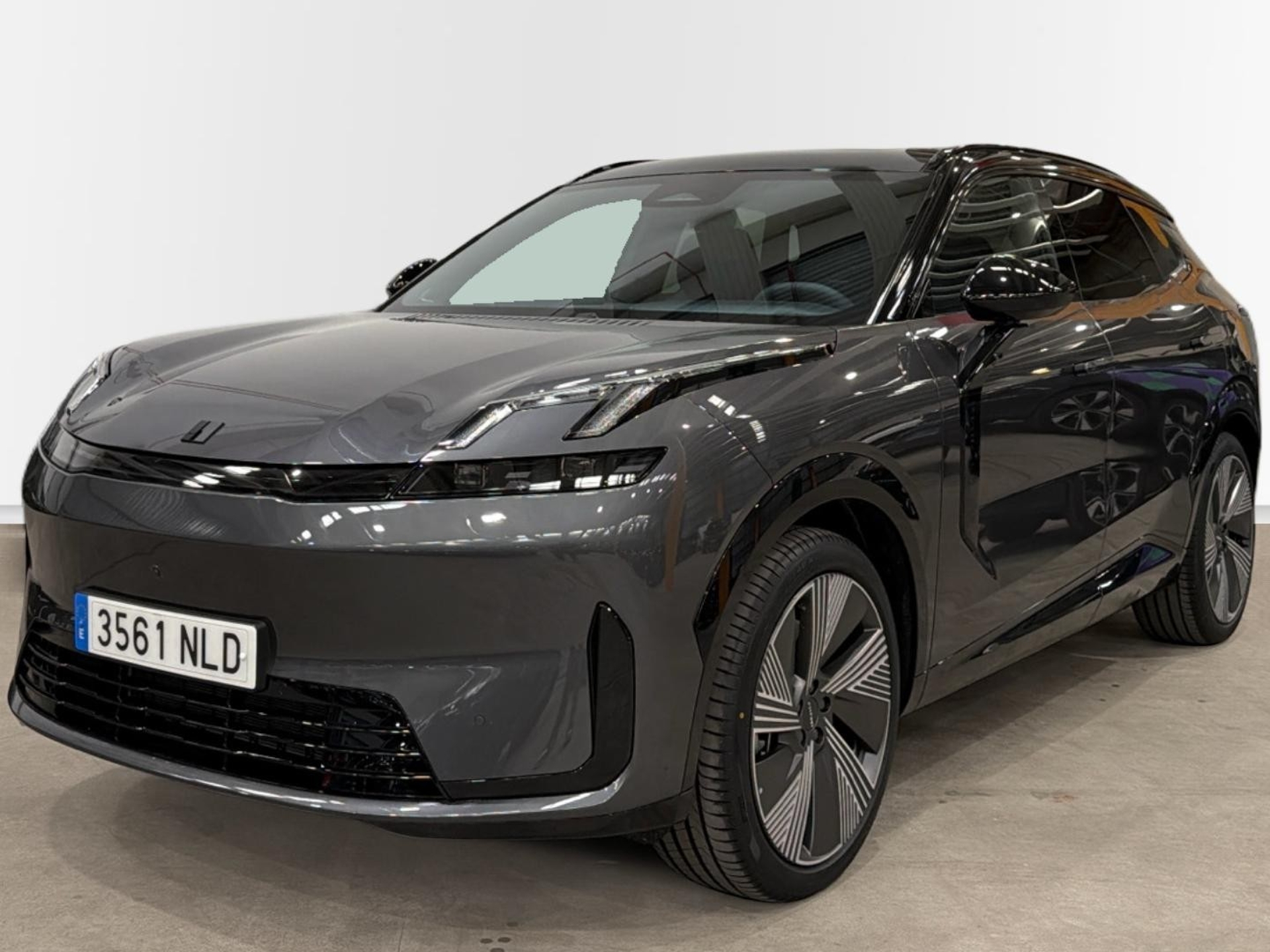 Imagen de LYNK & CO 08