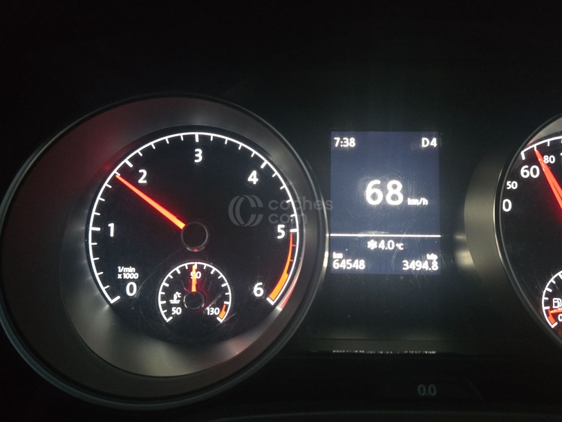 Foto del VOLKSWAGEN Touran 2.0TDI CR BMT Advance DSG 110kW