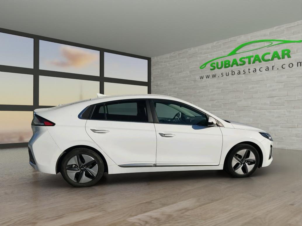HYUNDAI Ioniq (IONIQ 1.6 GDI HEV Tecno DCT) en Madrid