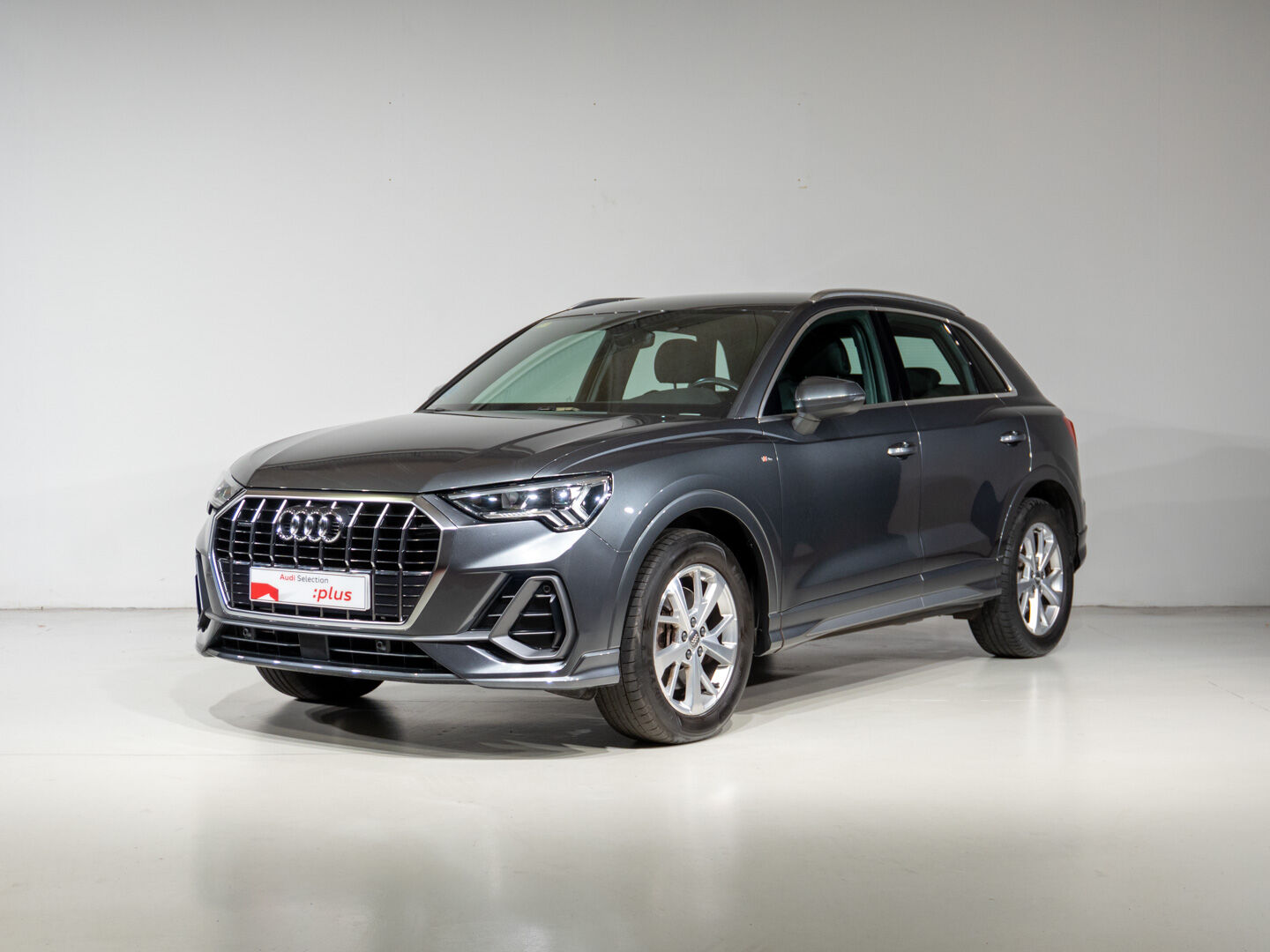 AUDI Q3 (2.0 45 TFSI S TRONIC QUATTRO S LINE 5P) en Navarra