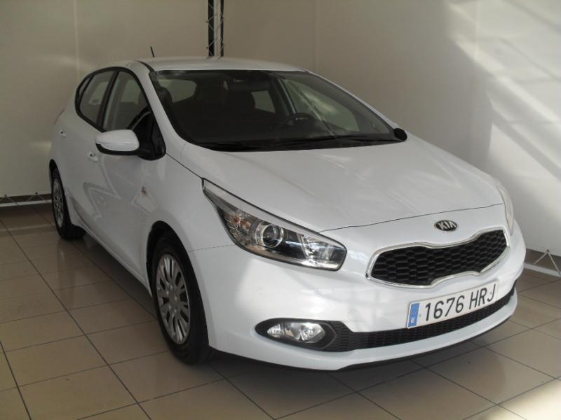 KIA Ceed (1.4 CRDI WGT CONCEPT 5P) en Badajoz