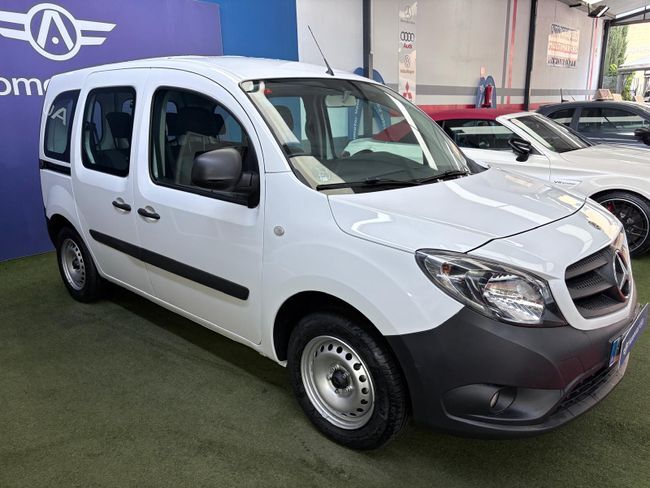 MERCEDES Citan (TOURER PURE LARGO) en Málaga