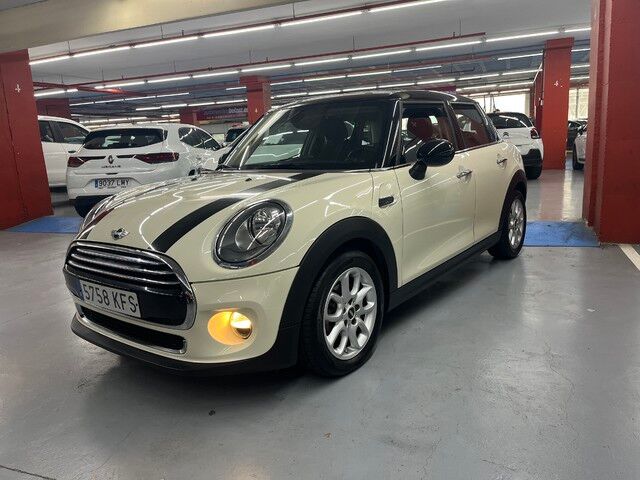 MINI Mini (Cooper 100 kW (136 CV)) en Barcelona