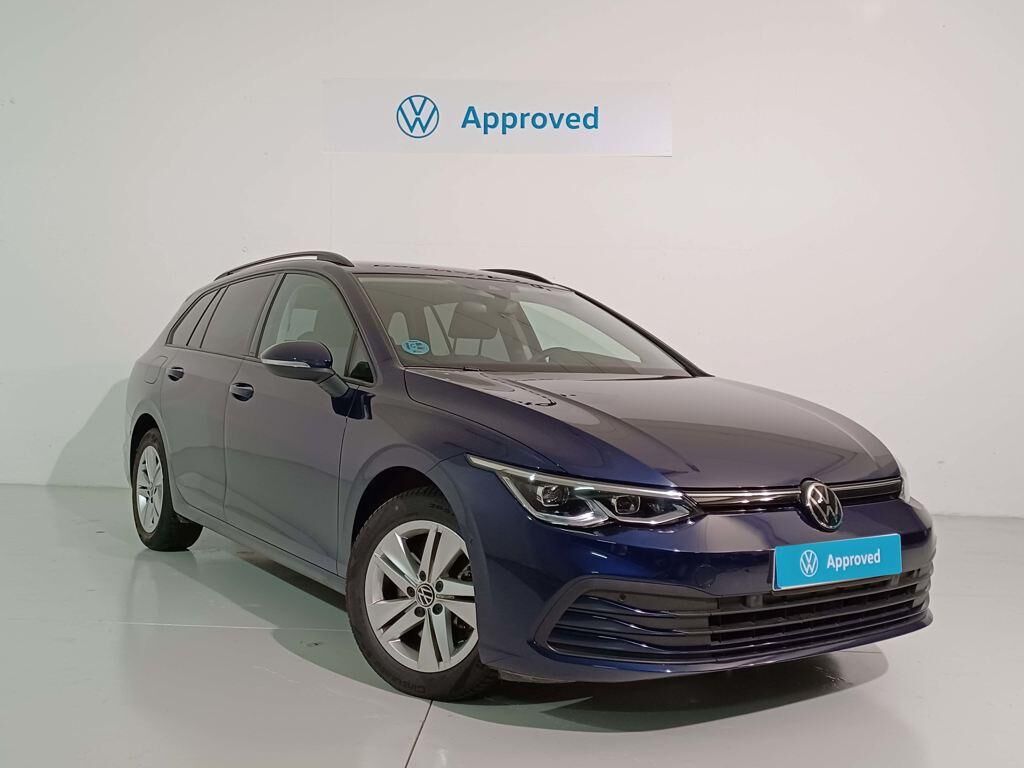 VOLKSWAGEN Golf (Life 1.5 eTSI 96 kW (131 CV) DSG) en Barcelona