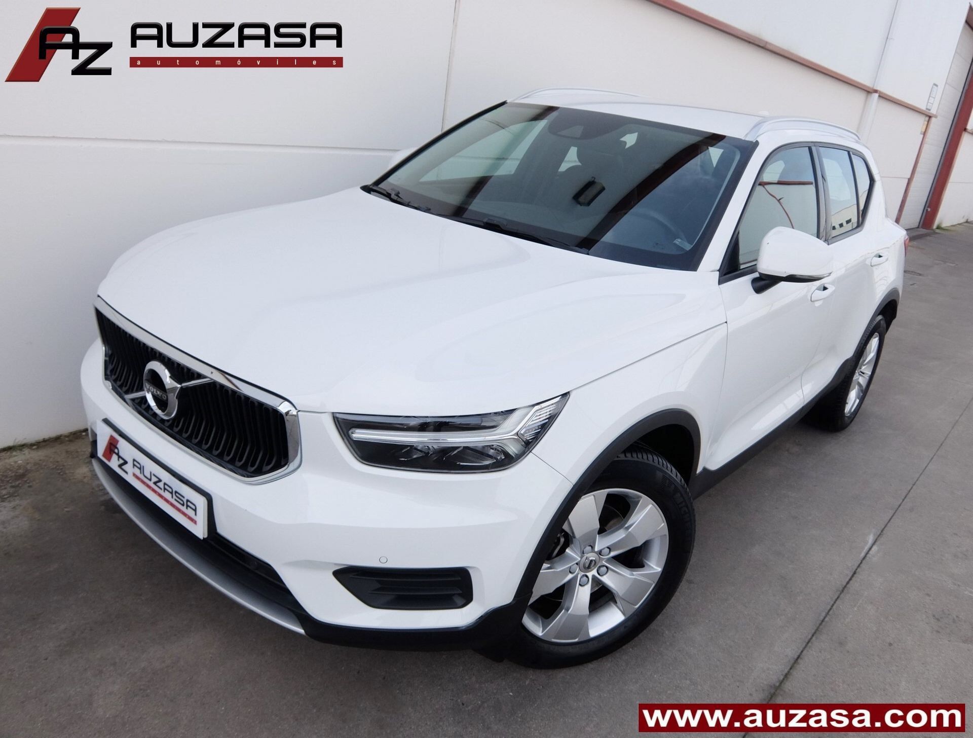 VOLVO XC40 (2.0 T4 190cv Auto Momentum) en Zamora