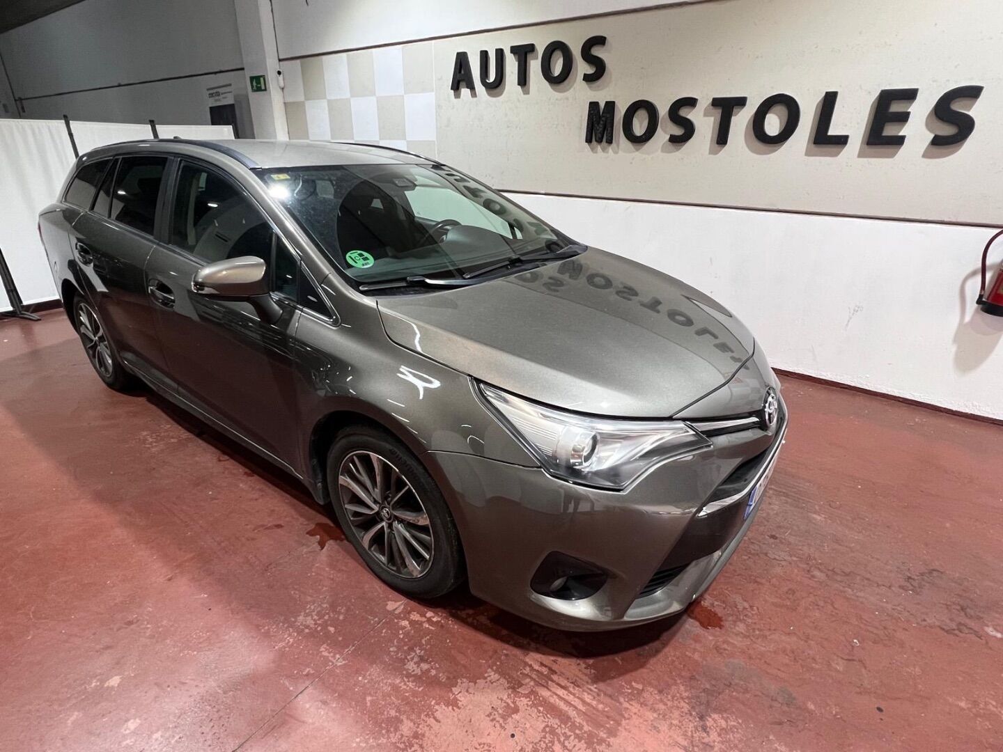 TOYOTA Avensis (150D Executive) en Madrid