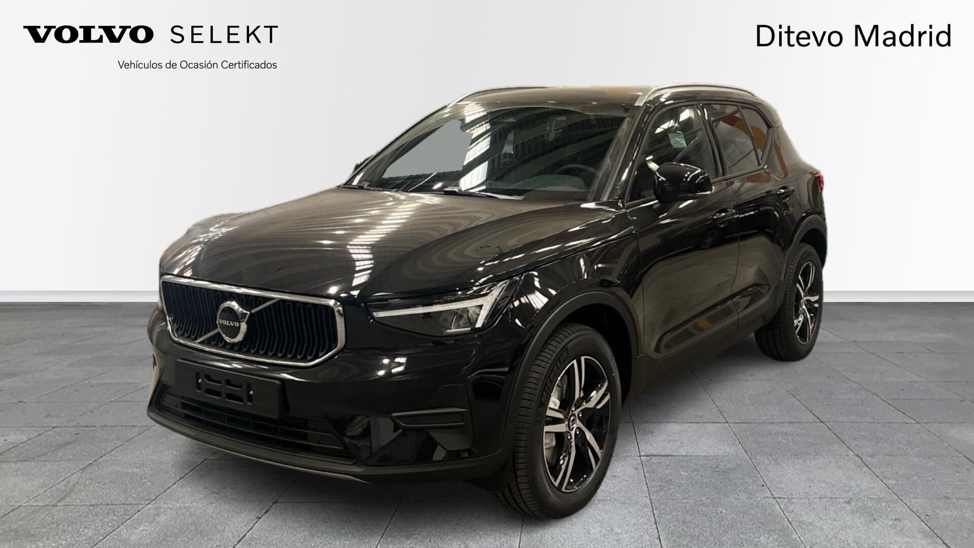 VOLVO XC40 (B3 G Core Auto 120 kW (163 CV)) en Madrid