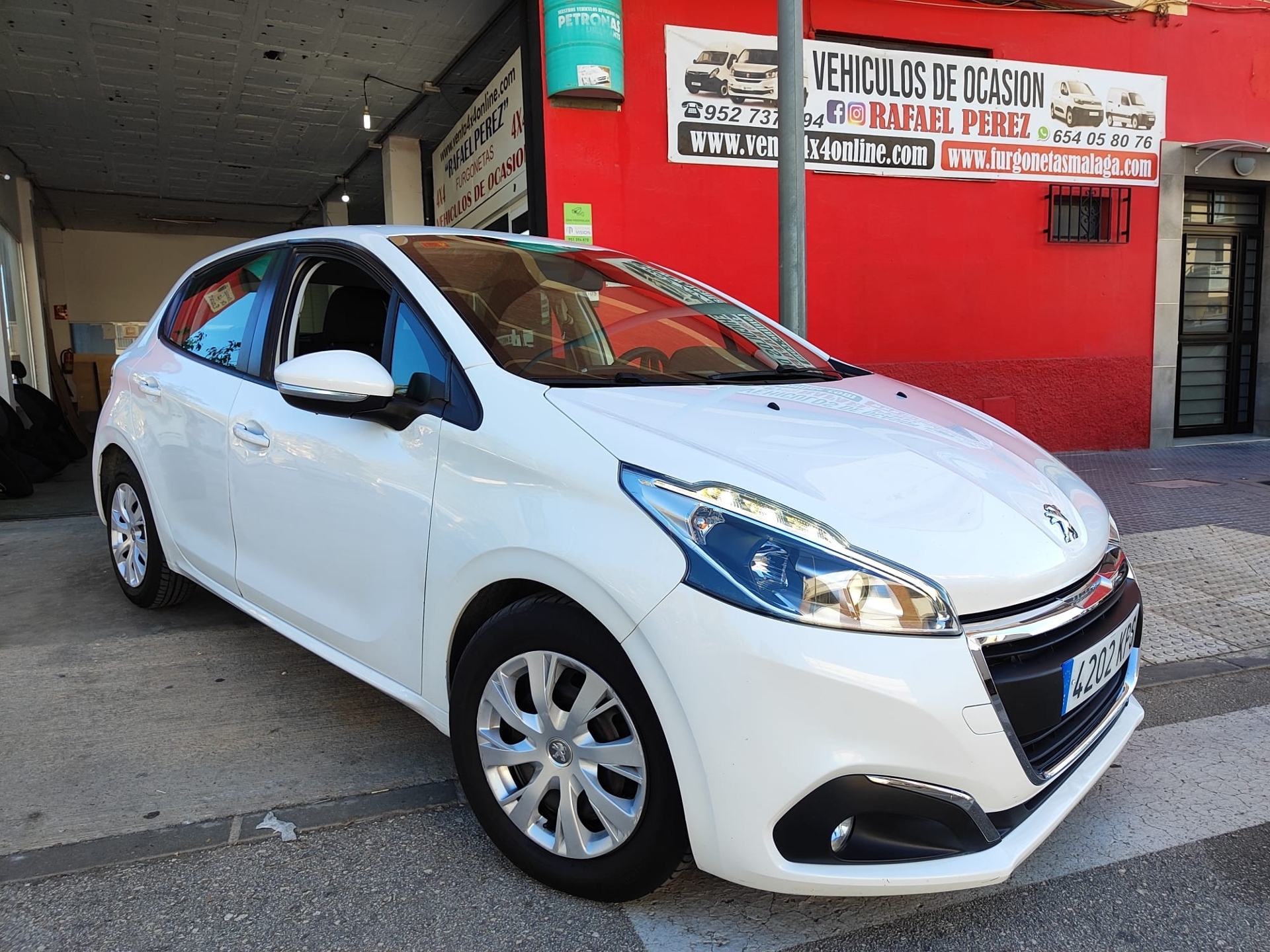 Imagen de PEUGEOT 208