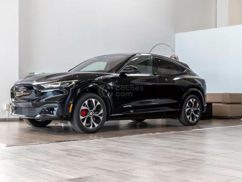 Foto del FORD Mustang Mach-E Premium AWD Rango estandar