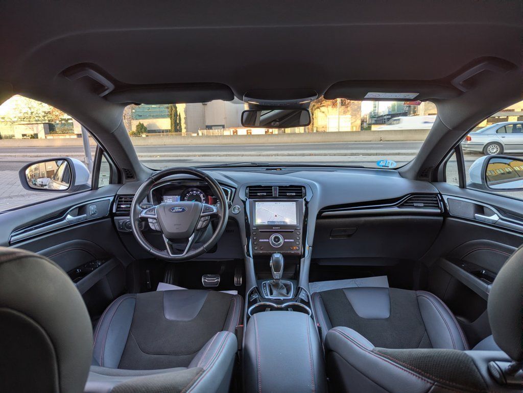 Foto del FORD Mondeo Sportbreak 2.0 HEV ST-Line