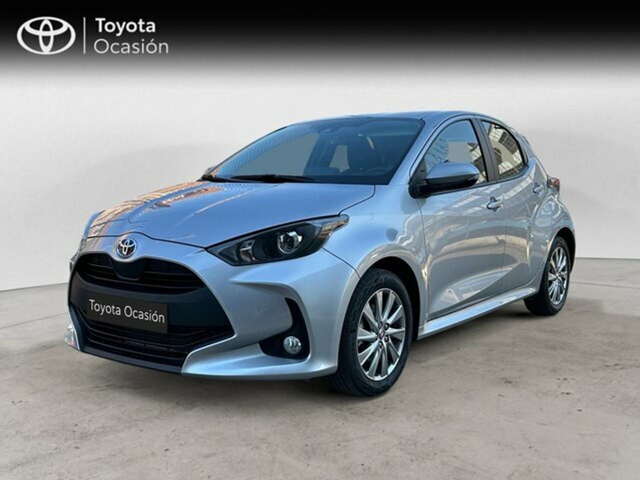TOYOTA Yaris (5 Puertas Active Tech 120H Automático (e-CVT)) en Valencia