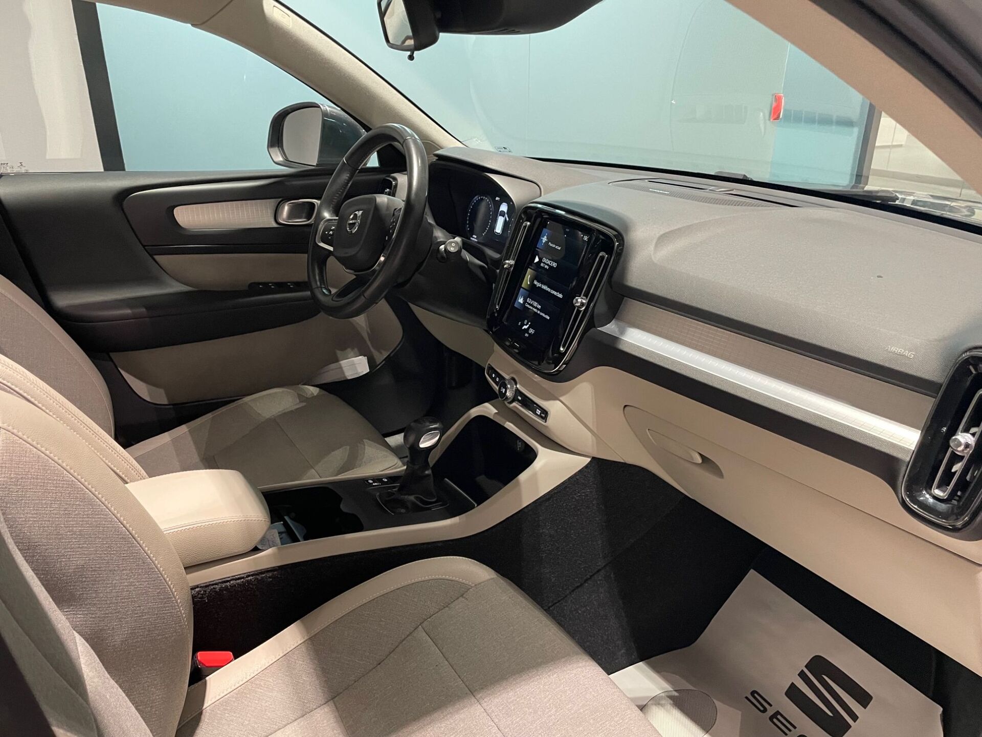 Imagen 2 de VOLVO XC40