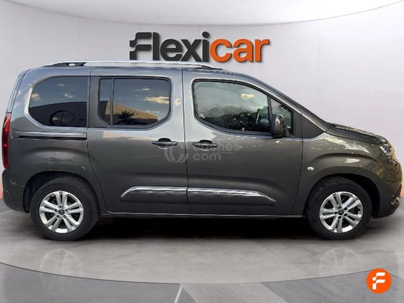 Foto del TOYOTA Proace City Verso Family L1 1.2 5pl. Advance 130 Aut.