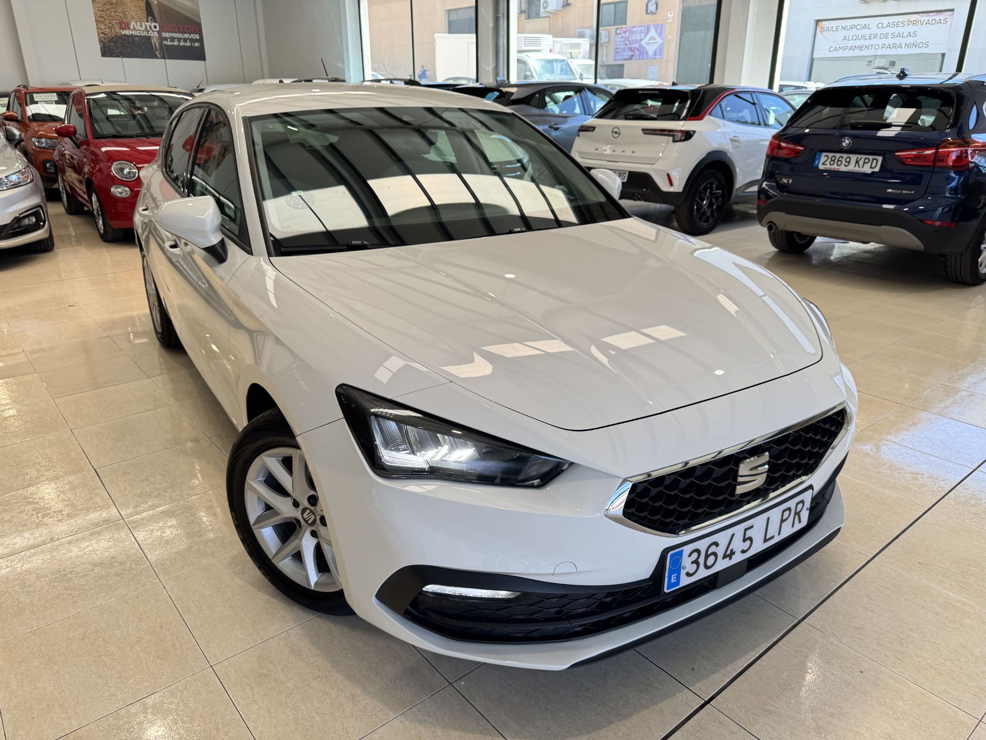 SEAT León (1.0 eTSI S&S Style DSG-7 110) en Málaga