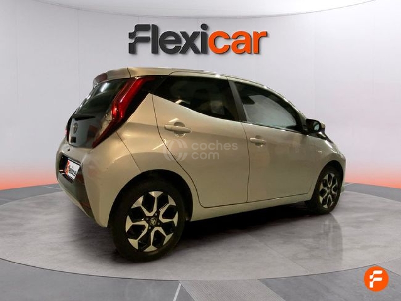 Foto del TOYOTA Aygo 70 x-play