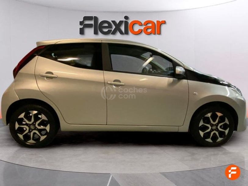 Foto del TOYOTA Aygo 70 x-play