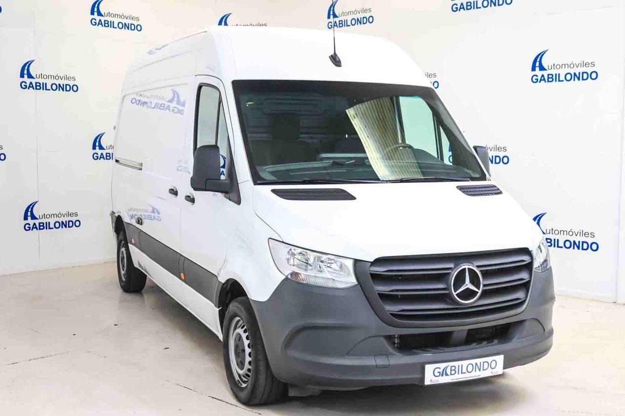 Foto del MERCEDES Sprinter Furgón 311CDI Medio T.E. tD