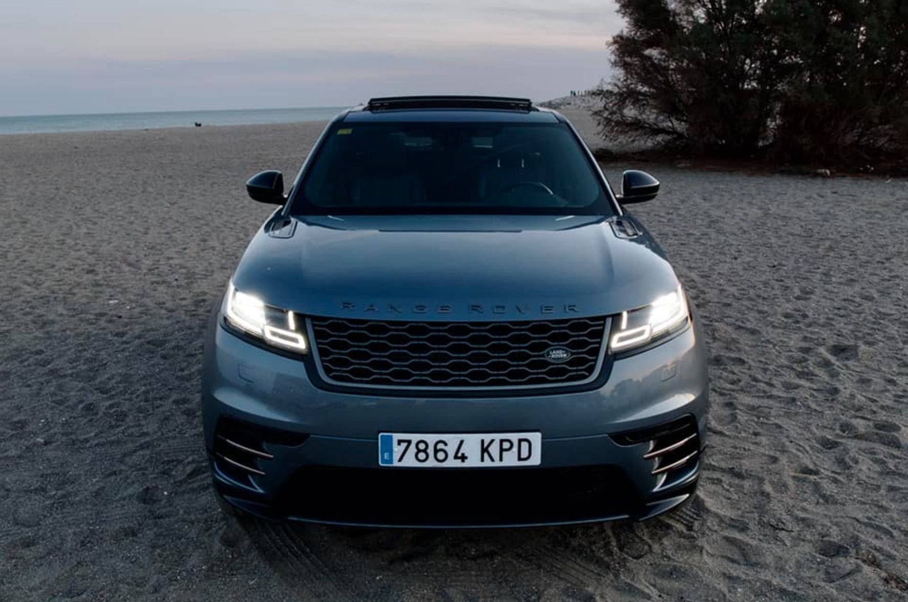 Foto del LAND ROVER Range Rover Velar 2.0D R-Dynamic SE 4WD Aut. 180