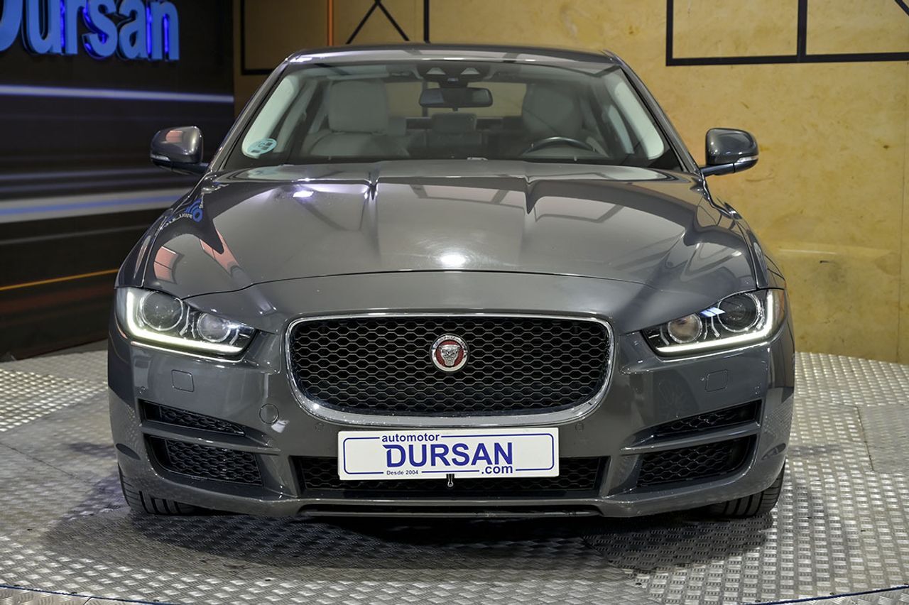 Foto del JAGUAR XE 2.0 Diesel Pure Aut. 180