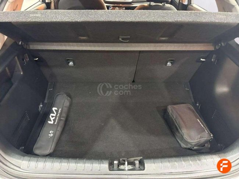 Foto del KIA Stonic 1.0 T-GDi MHEV iMT Concept Plus 100