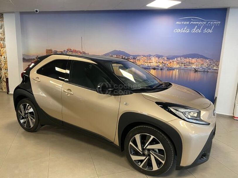 Foto del TOYOTA Aygo X Cross Chic