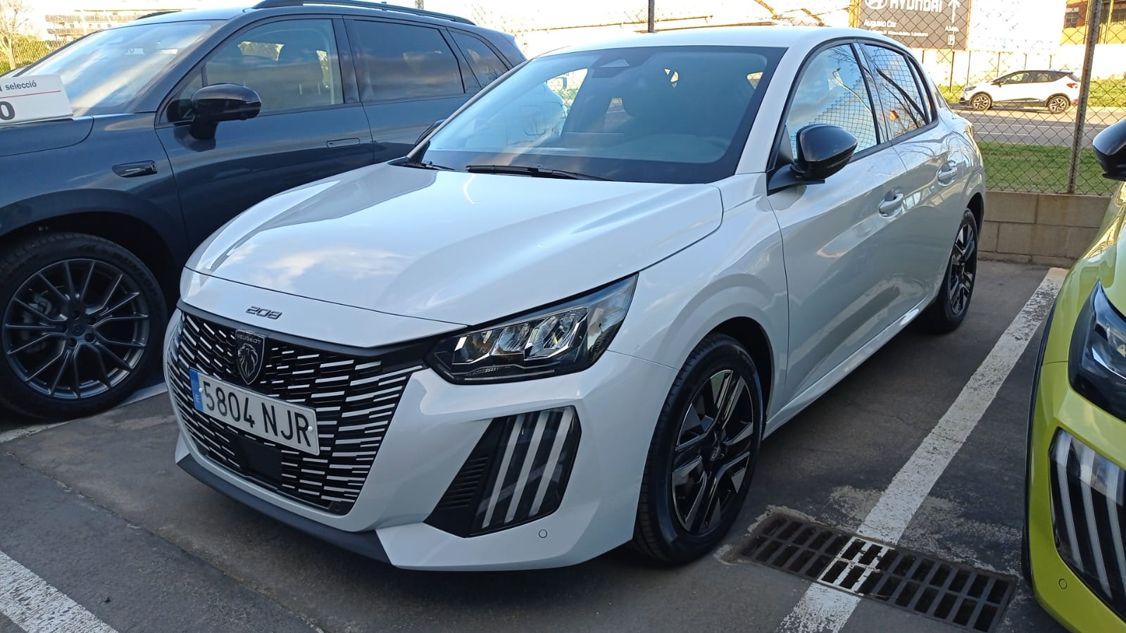 PEUGEOT 208 (Allure Gasolina 100 S&S 6 Vel. MAN) en Barcelona